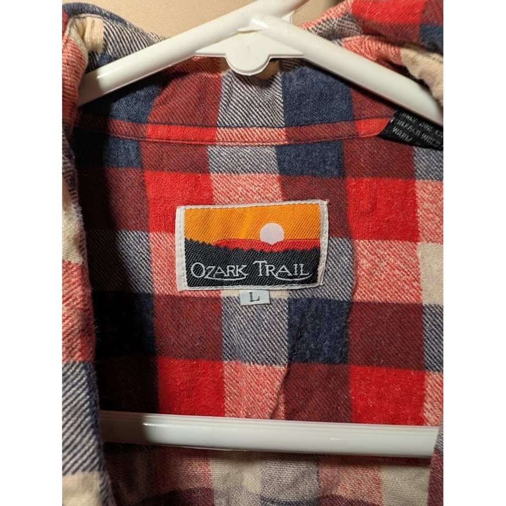 Ozark Trail Flannel Shirt Men's Large Red Blue White Plaid Long Sleeve Cotton - Picture 3 of 3